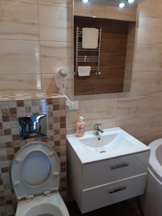 Apartamenty Polna ออสตรอเวียตซ์ชเวียนตอกชิสกี ภายนอก รูปภาพ