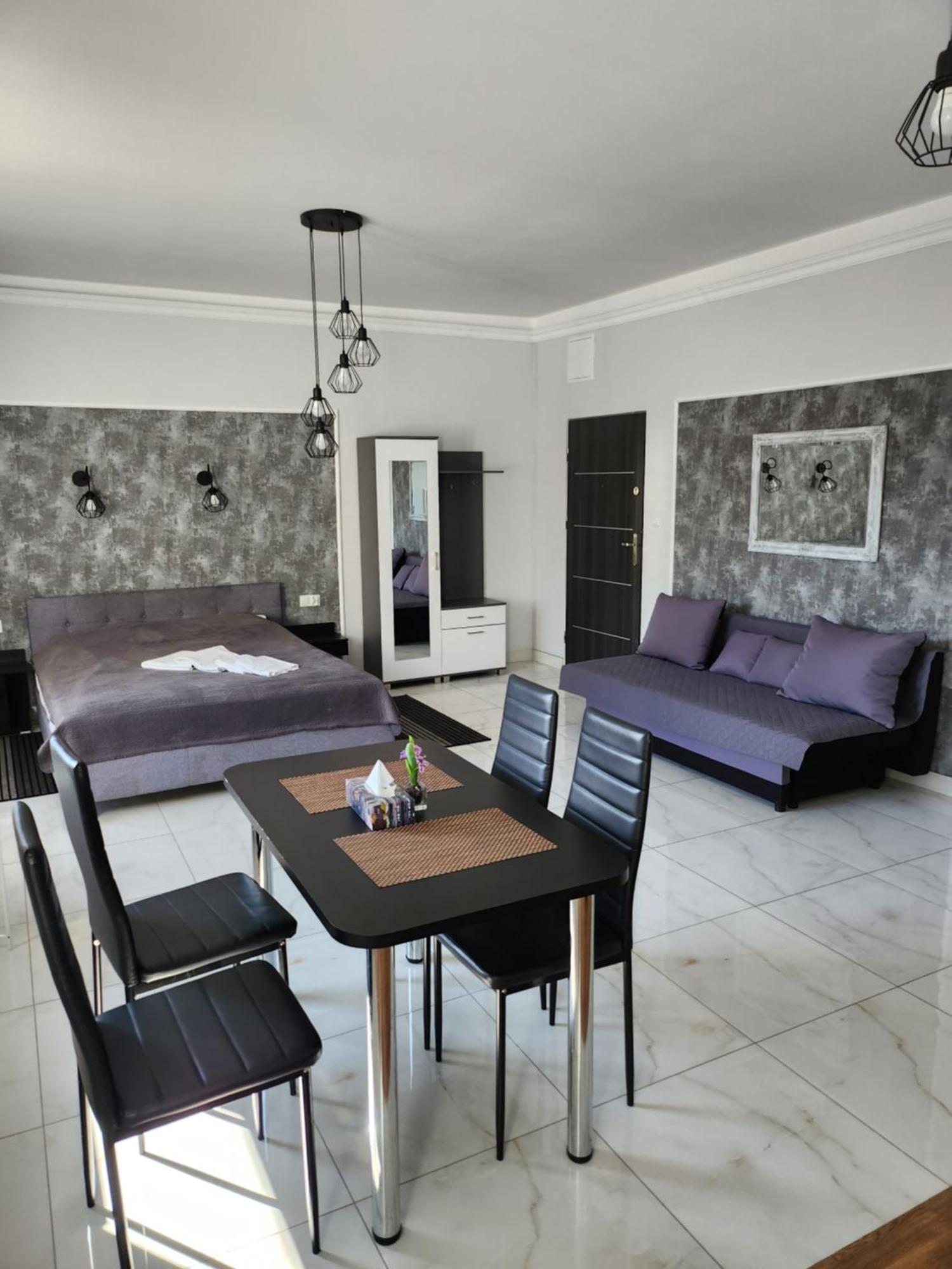 Apartamenty Polna ออสตรอเวียตซ์ชเวียนตอกชิสกี ภายนอก รูปภาพ